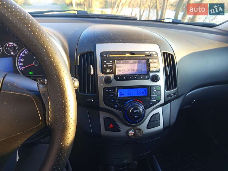 Хэтчбек Hyundai i30 2010 в Кицмани