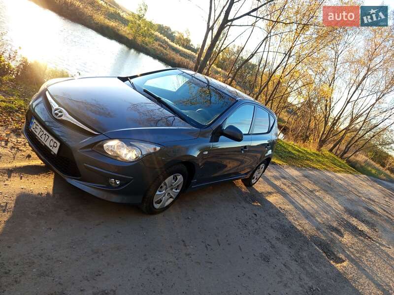 Хэтчбек Hyundai i30 2010 в Кицмани