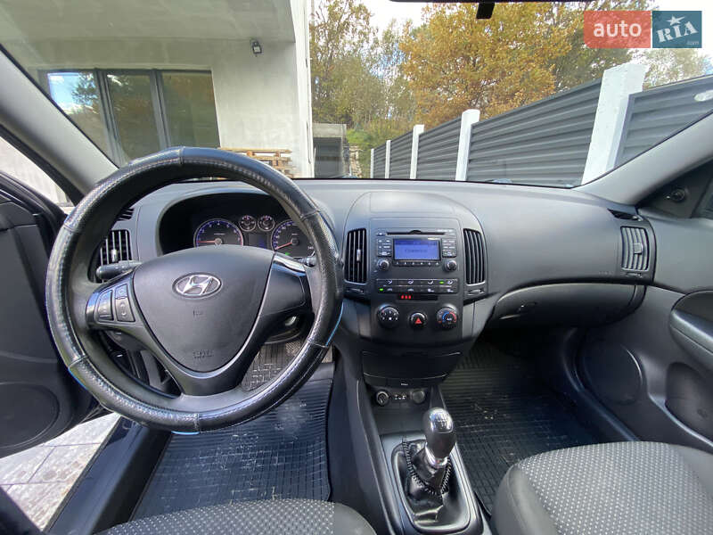 Хэтчбек Hyundai i30 2011 в Львове