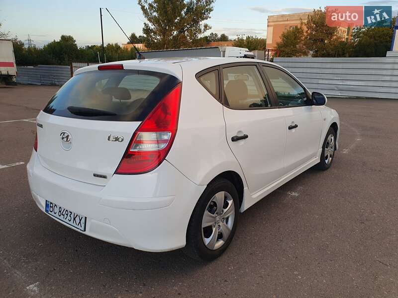 Хетчбек Hyundai i30 2011 в Рівному фото 5 Хетчбек Hyundai i30 2011 в Рівному