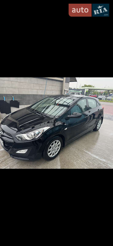 Хэтчбек Hyundai i30 2014 в Луцке