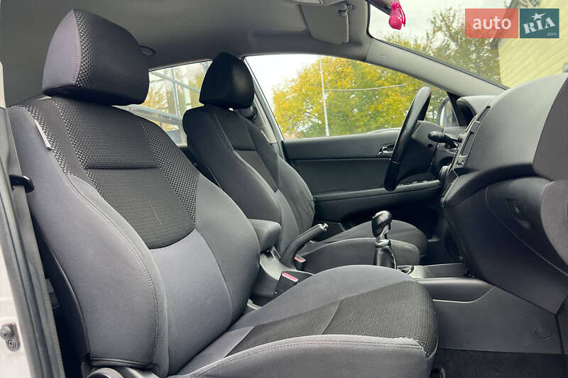 Хетчбек Hyundai i30 2010 в Івано-Франківську