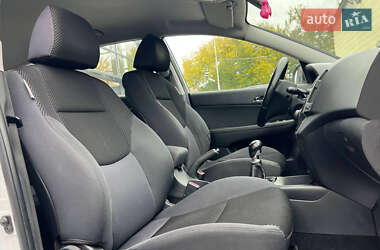 Хэтчбек Hyundai i30 2010 в 