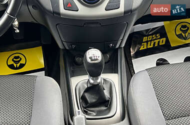 Хэтчбек Hyundai i30 2010 в 