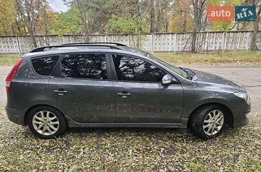 Універсал Hyundai i30 2010 в  фото 37 Універсал Hyundai i30 2010 в