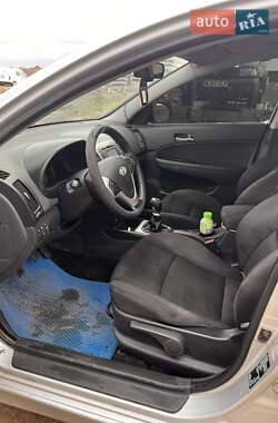 Універсал Hyundai i30 2010 в  фото 8 Універсал Hyundai i30 2010 в