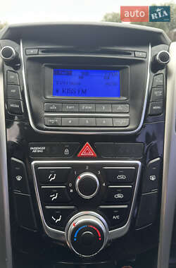 Хетчбек Hyundai i30 2012 в  фото 14 Хетчбек Hyundai i30 2012 в