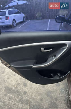 Хетчбек Hyundai i30 2012 в  фото 17 Хетчбек Hyundai i30 2012 в