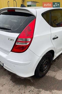 Хэтчбек Hyundai i30 2010 в 