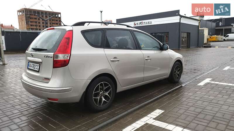 Хетчбек Hyundai i30 2008 в Києві фото 3 Хетчбек Hyundai i30 2008 в Києві