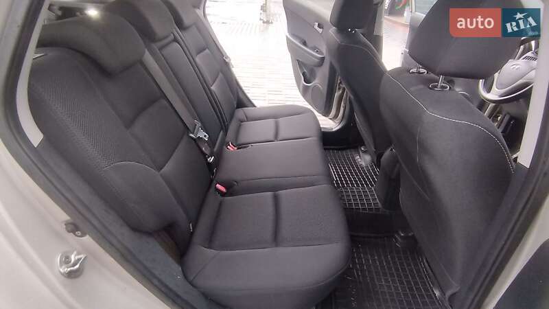 Хетчбек Hyundai i30 2008 в Києві фото 12 Хетчбек Hyundai i30 2008 в Києві
