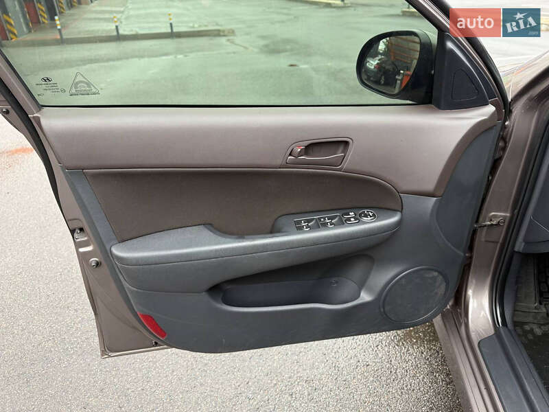 Універсал Hyundai i30 2012 в Харкові фото 17 Універсал Hyundai i30 2012 в Харкові