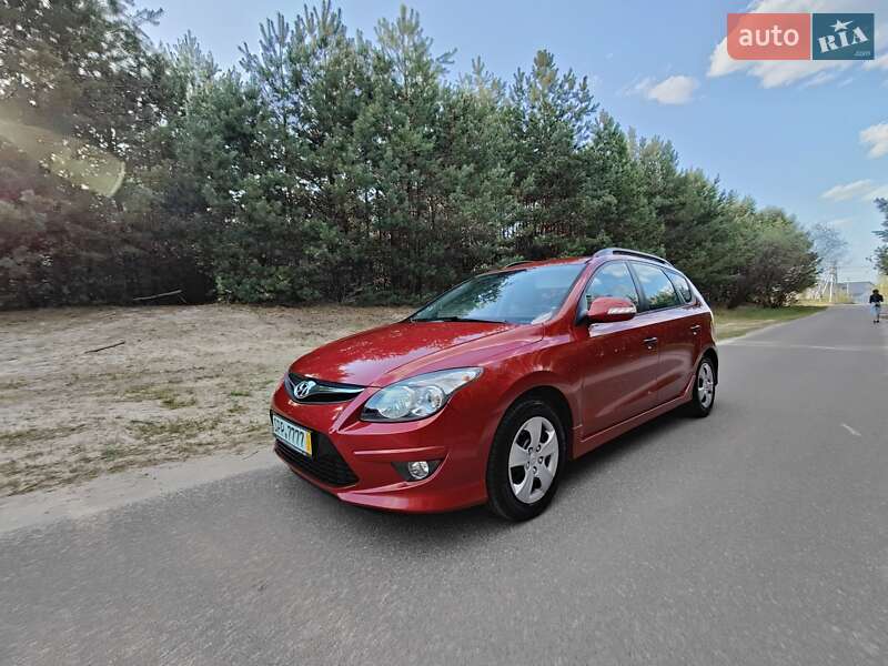 Универсал Hyundai i30 2011 в Киеве