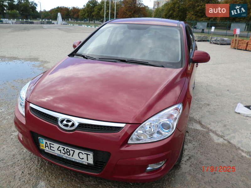 Хэтчбек Hyundai i30 2008 в Никополе