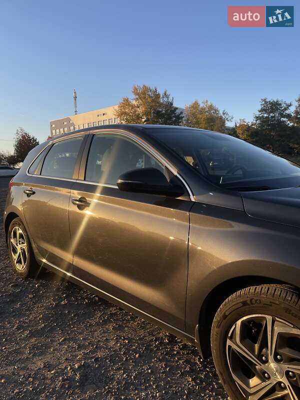 Хетчбек Hyundai i30 2021 в Ужгороді фото 11 Хетчбек Hyundai i30 2021 в Ужгороді