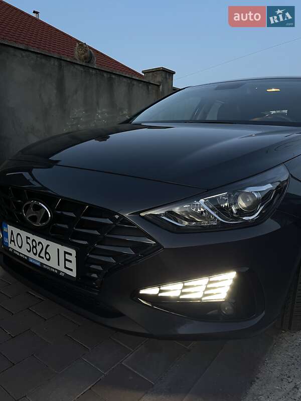Хетчбек Hyundai i30 2021 в Ужгороді фото 30 Хетчбек Hyundai i30 2021 в Ужгороді