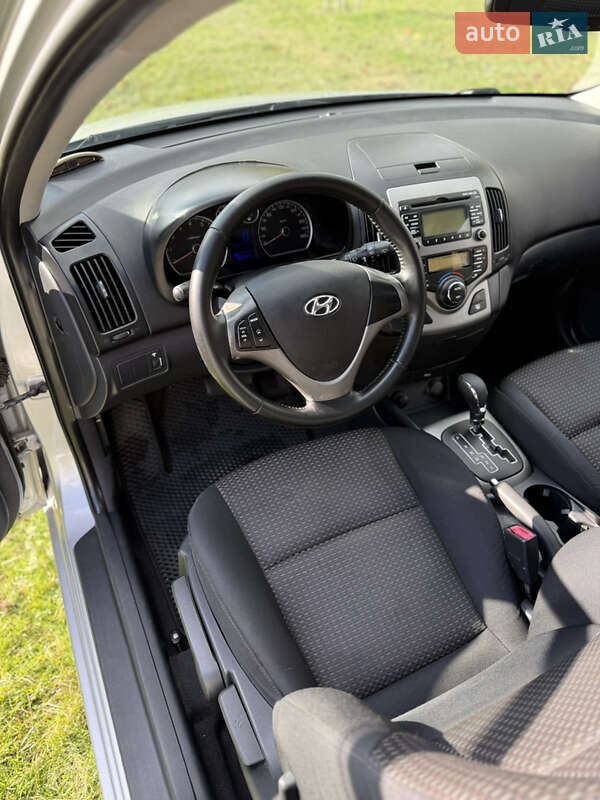 Хетчбек Hyundai i30 2009 в Києві фото 21 Хетчбек Hyundai i30 2009 в Києві
