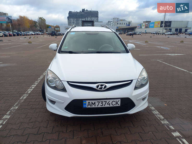 Універсал Hyundai i30 2011 в Житомирі