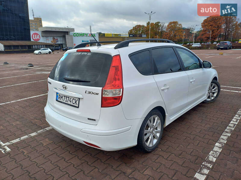 Універсал Hyundai i30 2011 в Житомирі