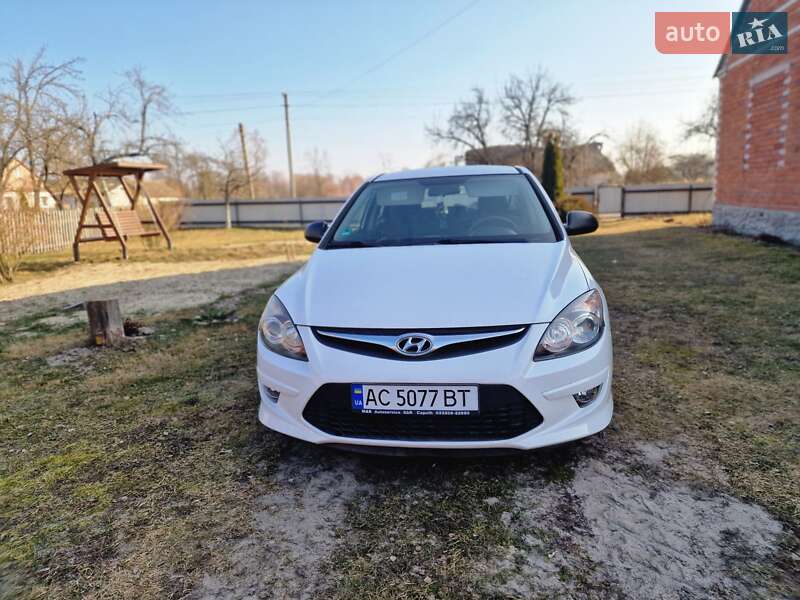Хэтчбек Hyundai i30 2011 в Луцке фото Хэтчбек Hyundai i30 2011 в Луцке