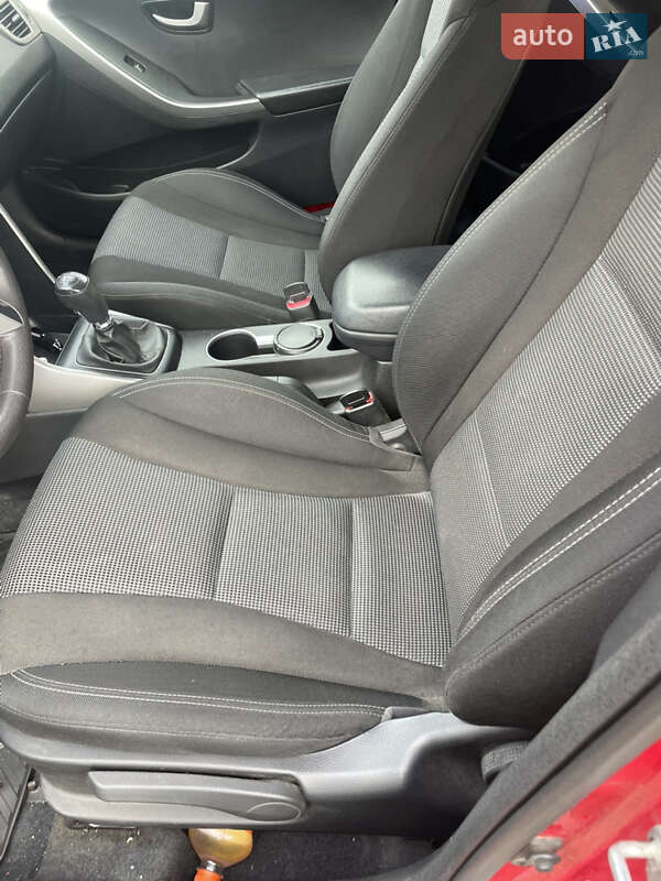 Хэтчбек Hyundai i30 2013 в Емильчине фото 10 Хэтчбек Hyundai i30 2013 в Емильчине