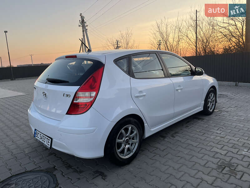 Хэтчбек Hyundai i30 2011 в Львове фото 4 Хэтчбек Hyundai i30 2011 в Львове