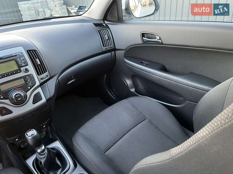 Хэтчбек Hyundai i30 2011 в Львове фото 15 Хэтчбек Hyundai i30 2011 в Львове