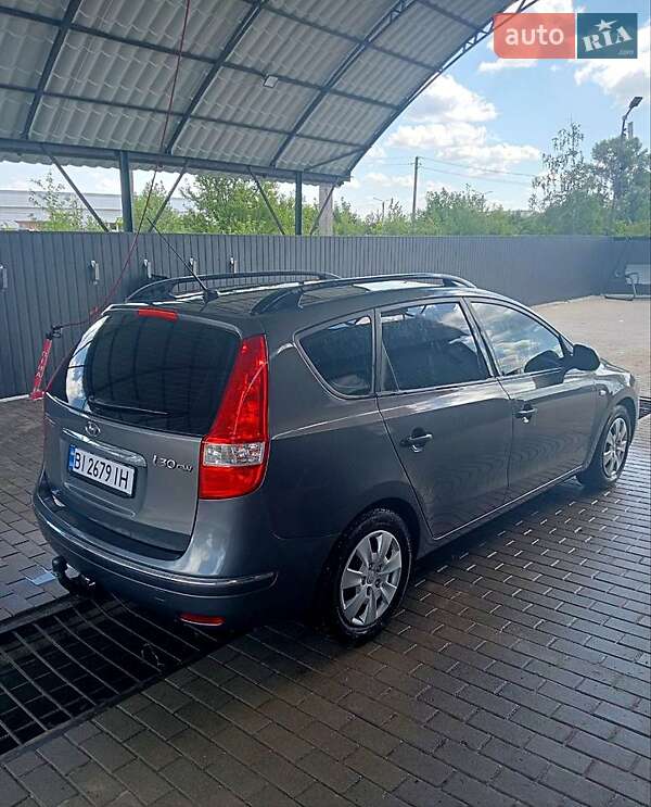 Універсал Hyundai i30 2008 в Шишаках