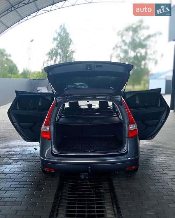 Універсал Hyundai i30 2008 в Шишаках