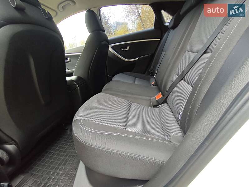 Хэтчбек Hyundai i30 2013 в Киеве