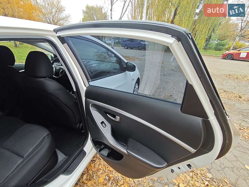 Хэтчбек Hyundai i30 2013 в Киеве