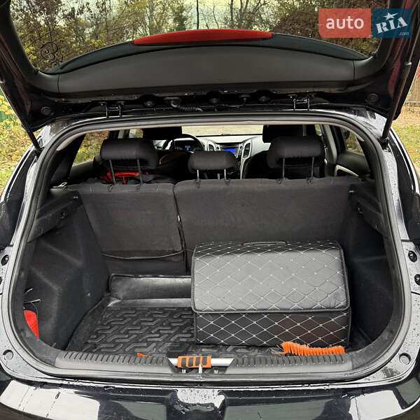 Хэтчбек Hyundai i30 2014 в Сумах