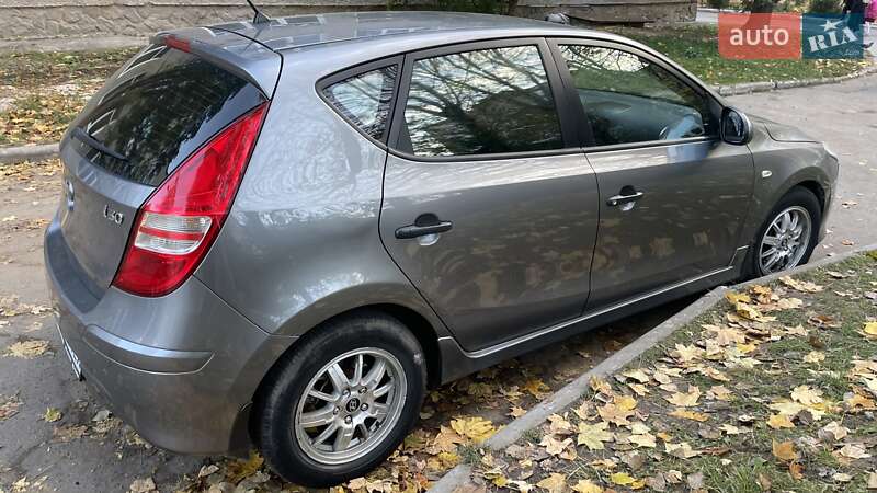 Хетчбек Hyundai i30 2011 в Тернополі