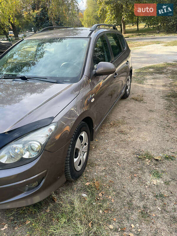 Універсал Hyundai i30 2011 в Запоріжжі