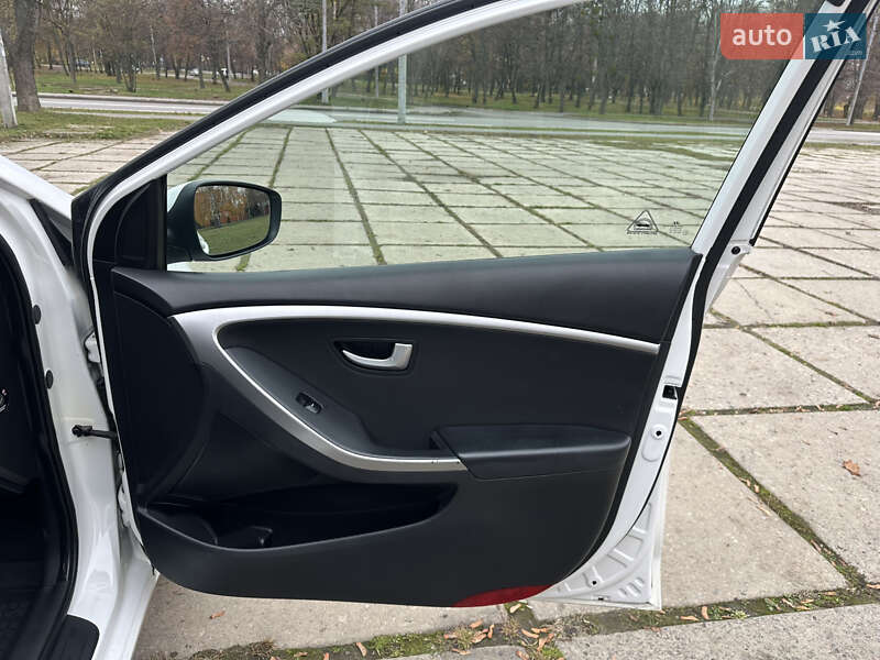 Универсал Hyundai i30 2013 в Харькове