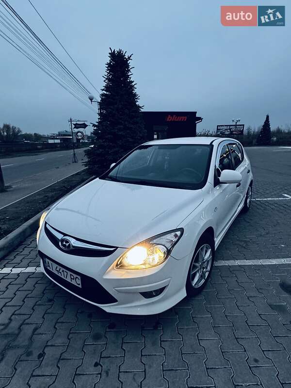 Хэтчбек Hyundai i30 2011 в Виннице