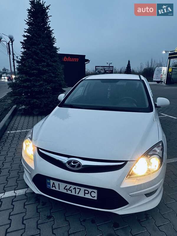 Хэтчбек Hyundai i30 2011 в Виннице