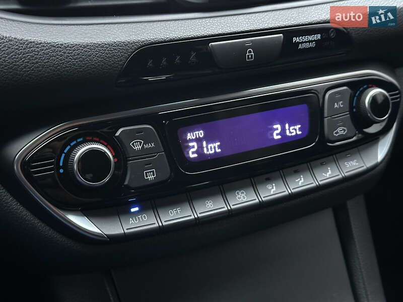 Фастбек Hyundai i30 2019 в Києві фото 28 Фастбек Hyundai i30 2019 в Києві