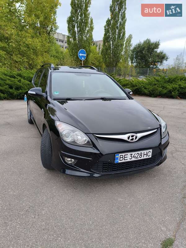 Универсал Hyundai i30 2011 в Николаеве фото Универсал Hyundai i30 2011 в Николаеве