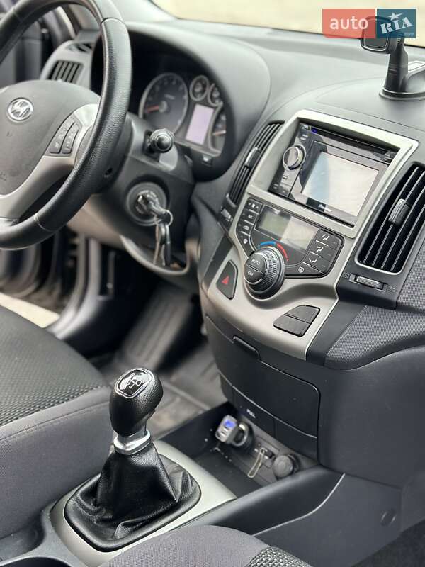 Универсал Hyundai i30 2011 в Николаеве фото 47 Универсал Hyundai i30 2011 в Николаеве