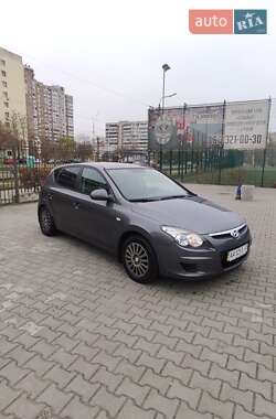 Хэтчбек Hyundai i30 2010 в Киеве