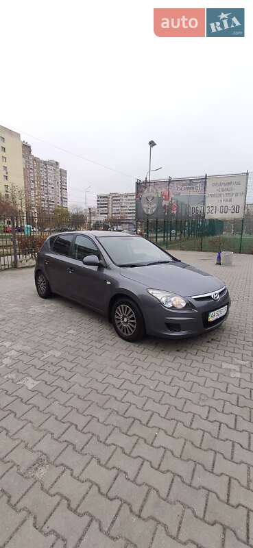 Хетчбек Hyundai i30 2010 в Києві фото Хетчбек Hyundai i30 2010 в Києві