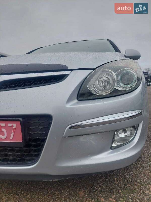 Універсал Hyundai i30 2009 в Чернігові