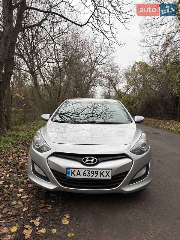 Хэтчбек Hyundai i30 2014 в Киеве