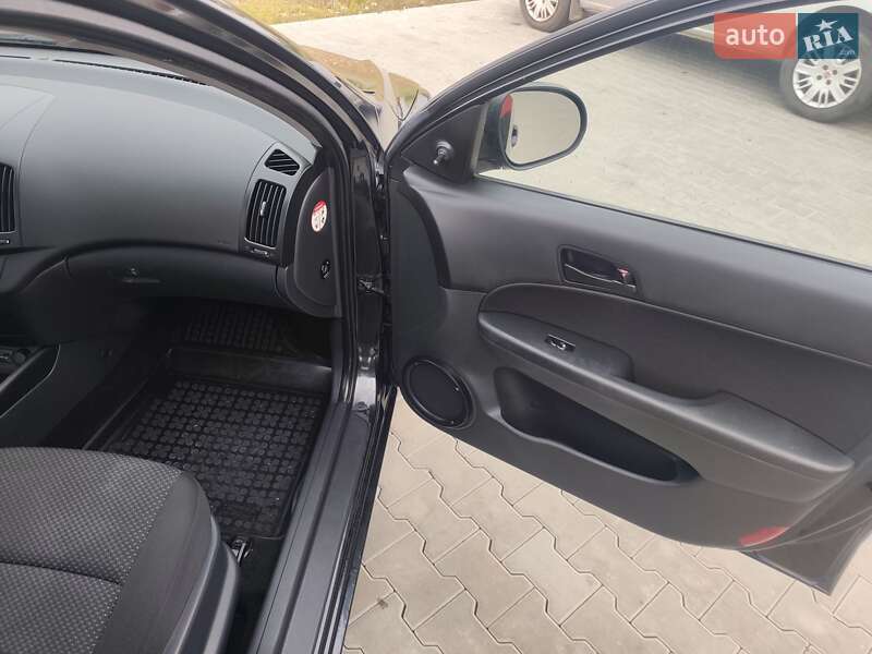Хетчбек Hyundai i30 2009 в Ковелі
