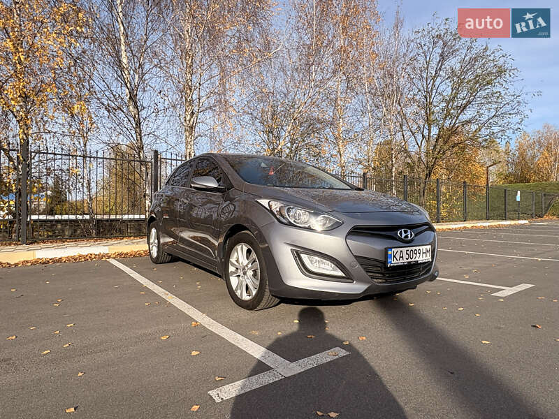 Хетчбек Hyundai i30 2012 в Білогородці