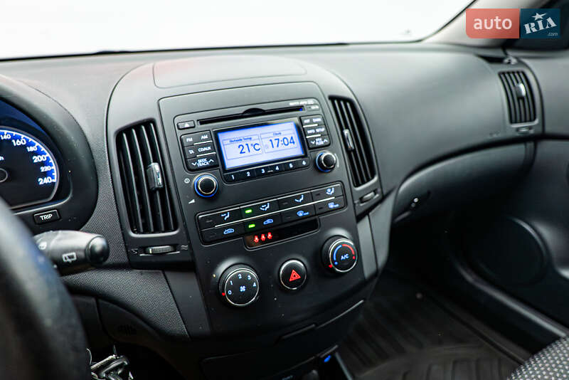 Хетчбек Hyundai i30 2011 в Києві фото 14 Хетчбек Hyundai i30 2011 в Києві