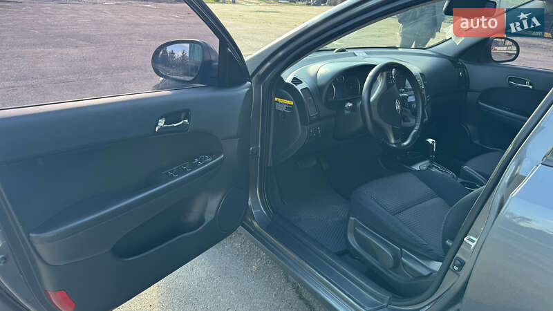 Хэтчбек Hyundai i30 2008 в Ахтырке фото 15 Хэтчбек Hyundai i30 2008 в Ахтырке