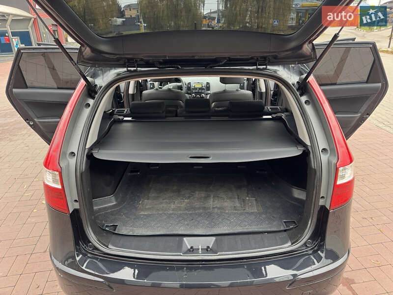 Універсал Hyundai i30 2010 в Рівному фото 29 Універсал Hyundai i30 2010 в Рівному
