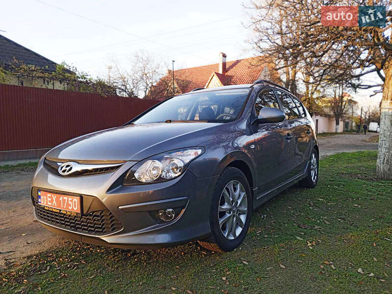 Универсал Hyundai i30 2012 в Белгороде-Днестровском фото Универсал Hyundai i30 2012 в Белгороде-Днестровском